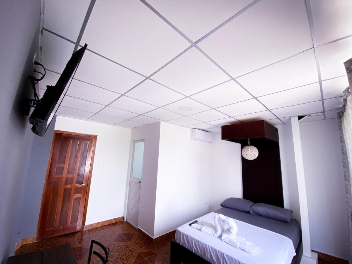 Hostal Casa Blanca プエルト・フランシスコ・デ・オレリャーナ エクステリア 写真